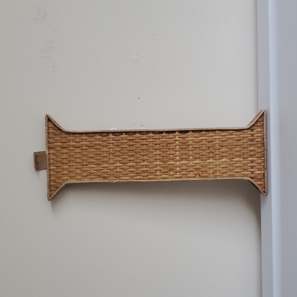 LETTER I WOOD WALL DECOR